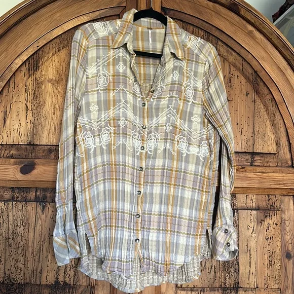 Free People Magical Plaid Button Top Blouse Shirt Yellow Floral Embroidered - Picture 4 of 12